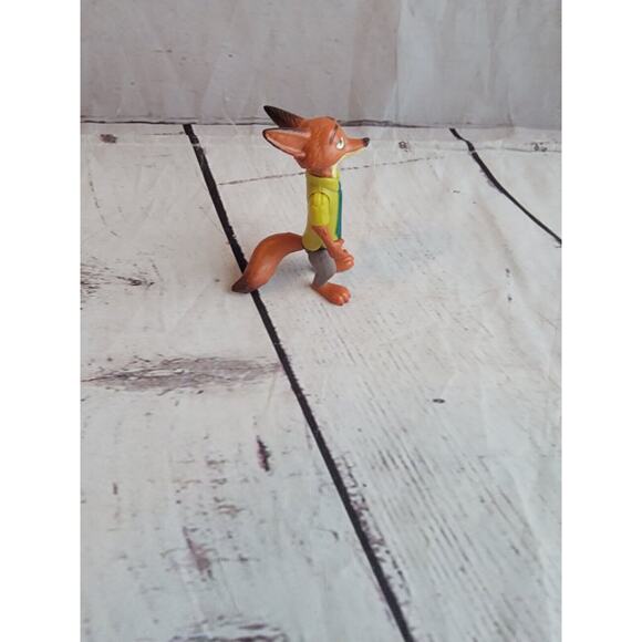 Mini Fox Nick Wilde Pixar Disney Zootopia Toy Figure Cake Topper - Picture 3 of 6